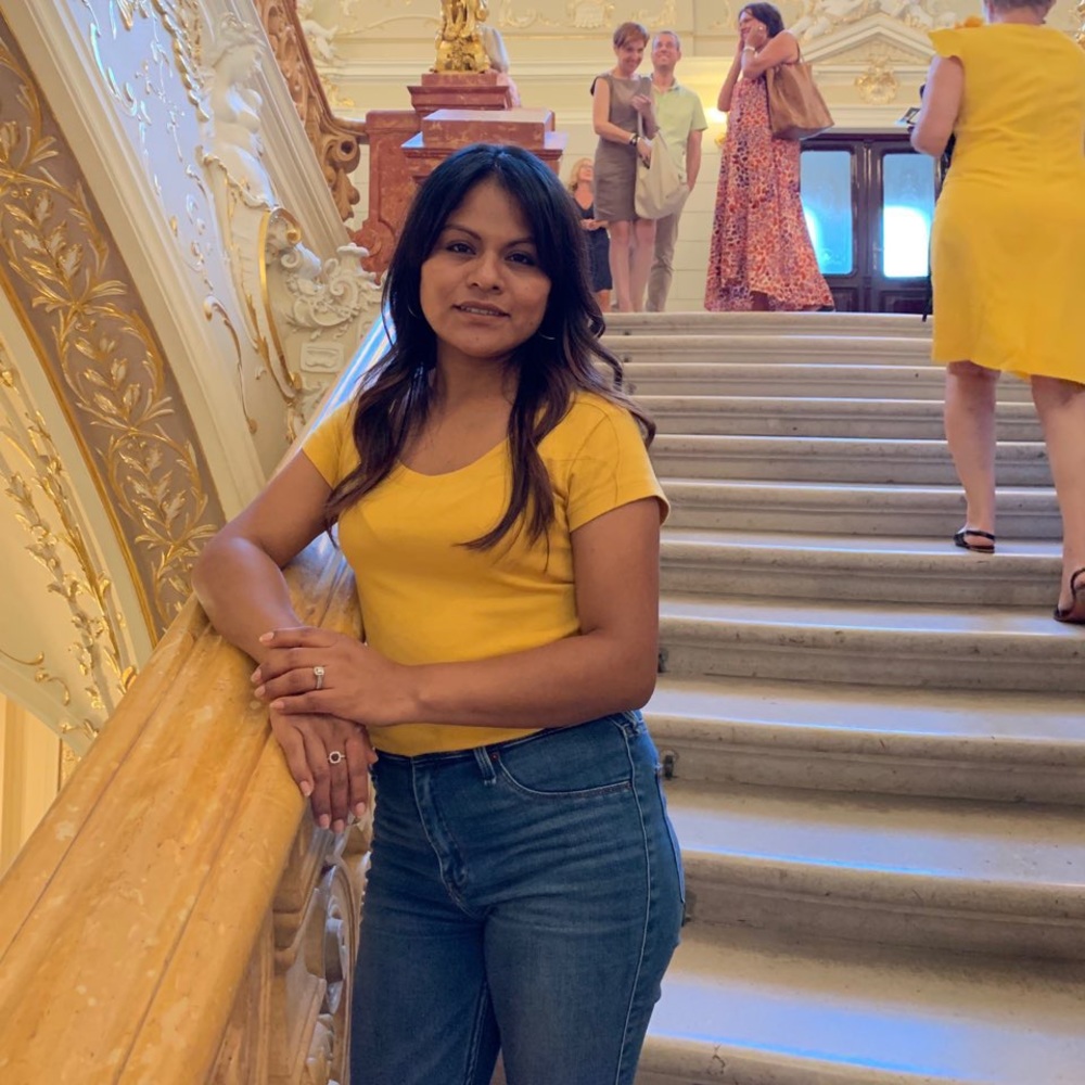 Meet your Posher, Cecilia